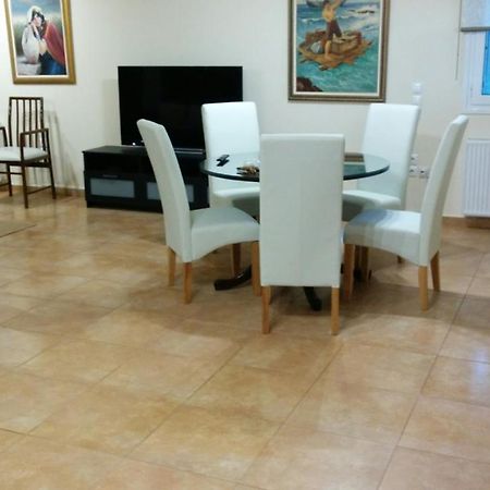Lovely 2-Bedroom Apartment At Greek Riviera Vári Zewnętrze zdjęcie