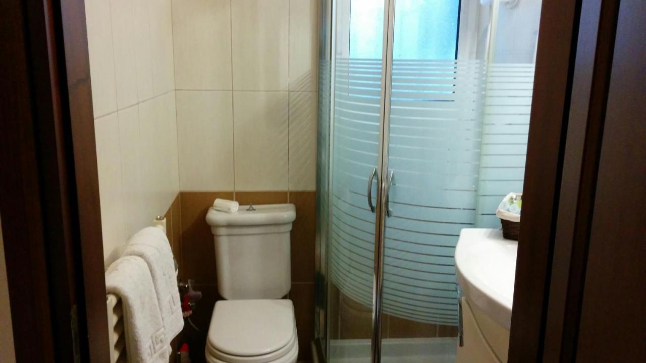 Lovely 2-Bedroom Apartment At Greek Riviera Vári Zewnętrze zdjęcie