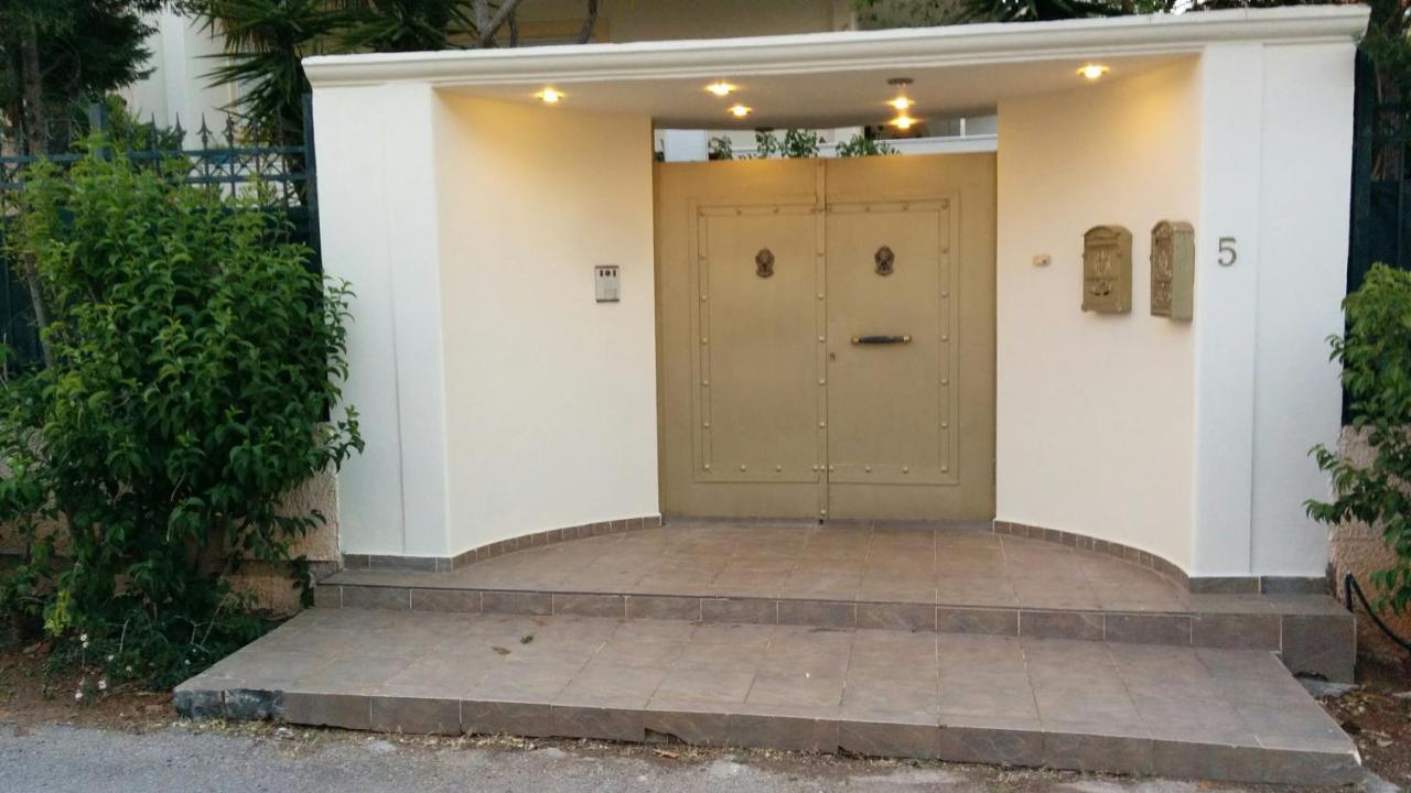 Lovely 2-Bedroom Apartment At Greek Riviera Vári Zewnętrze zdjęcie