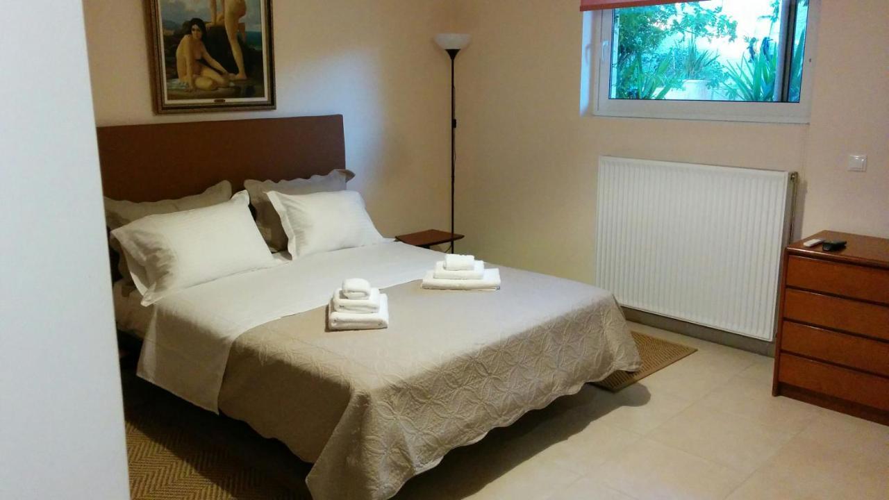 Lovely 2-Bedroom Apartment At Greek Riviera Vári Zewnętrze zdjęcie