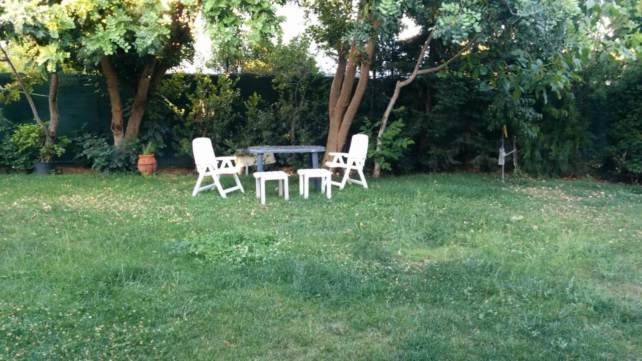 Lovely 2-Bedroom Apartment At Greek Riviera Vári Zewnętrze zdjęcie