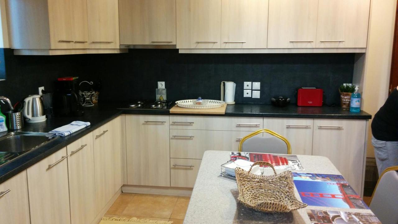 Lovely 2-Bedroom Apartment At Greek Riviera Vári Zewnętrze zdjęcie