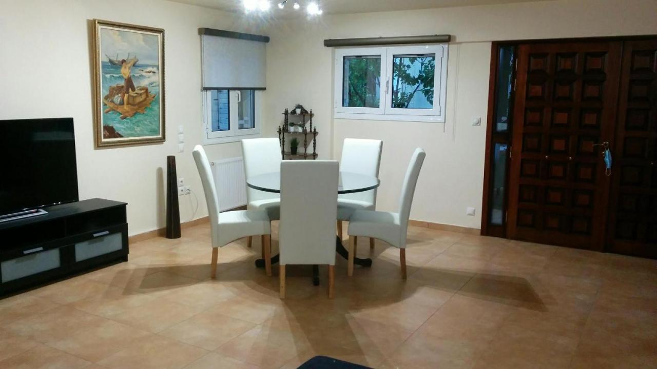 Lovely 2-Bedroom Apartment At Greek Riviera Vári Zewnętrze zdjęcie