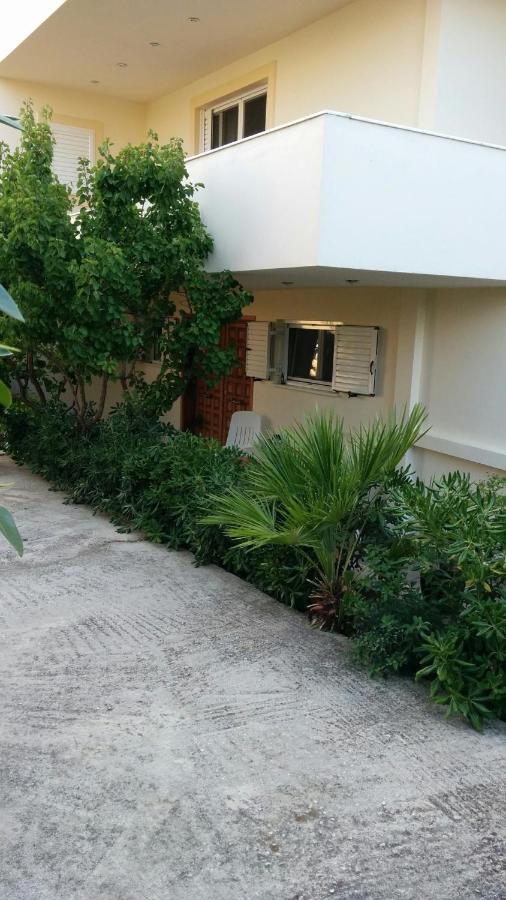 Lovely 2-Bedroom Apartment At Greek Riviera Vári Zewnętrze zdjęcie